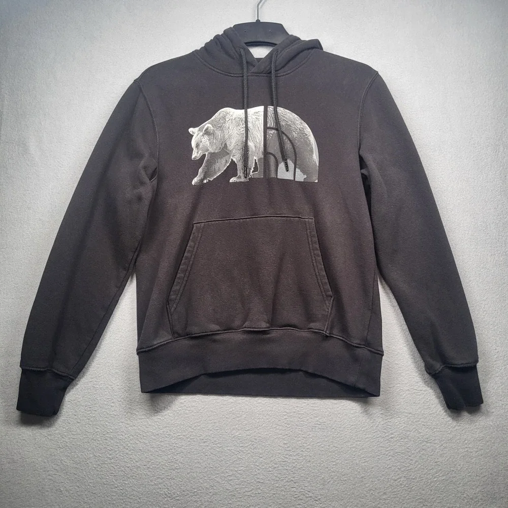 The North Face  Hoodie Men's Small‎ Black Pullover Bear Graphic Sweatshirt